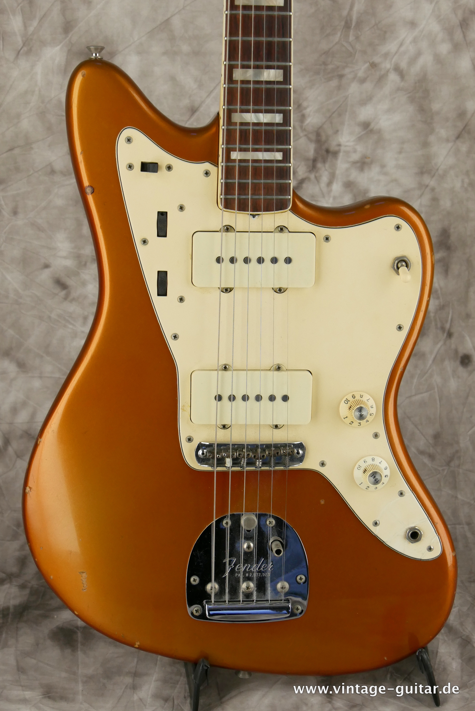 Fender-Jazzmaster-1973-candy-apple-red-002.JPG