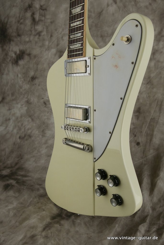 Gibson-Firebird-V-120Th-Anniversary-white-2014-004.JPG