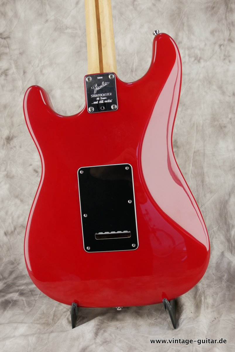 Fender-Stratocaster-40th-Anniversary-1994-004.JPG