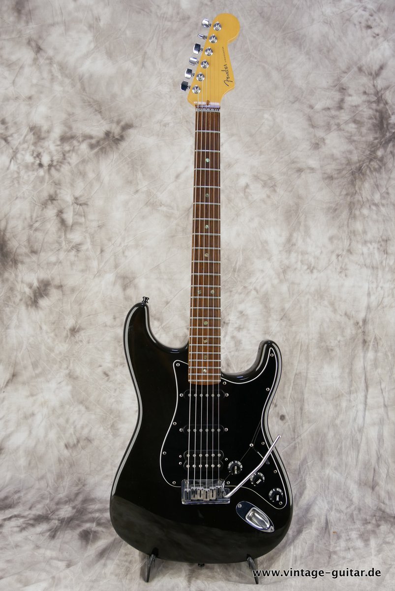 Fender_Stratocaster__American_Deluxe_HSS_Montego_Black_2004-001.JPG