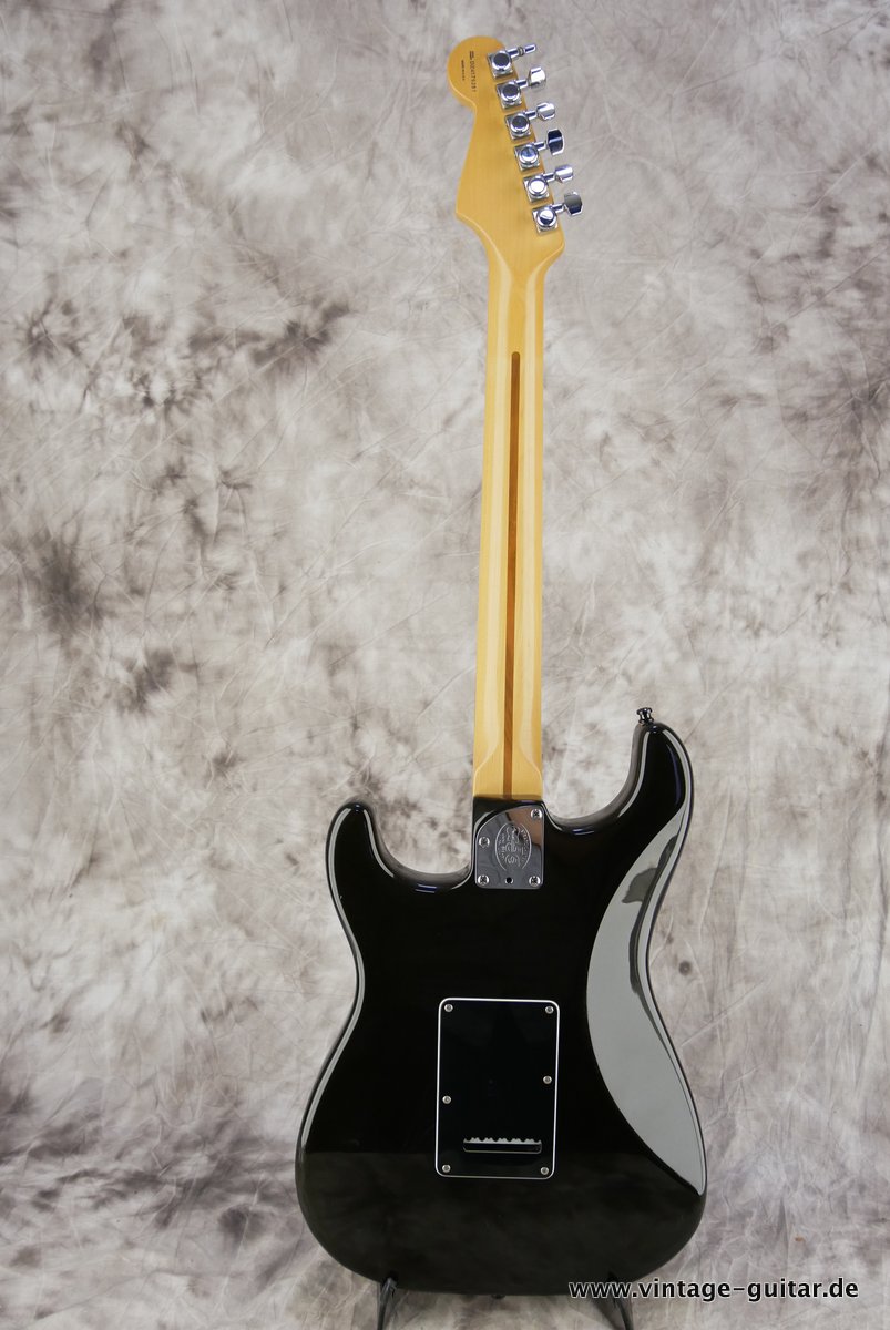 Fender_Stratocaster__American_Deluxe_HSS_Montego_Black_2004-002.JPG