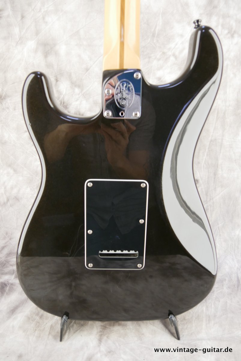 Fender_Stratocaster__American_Deluxe_HSS_Montego_Black_2004-004.JPG