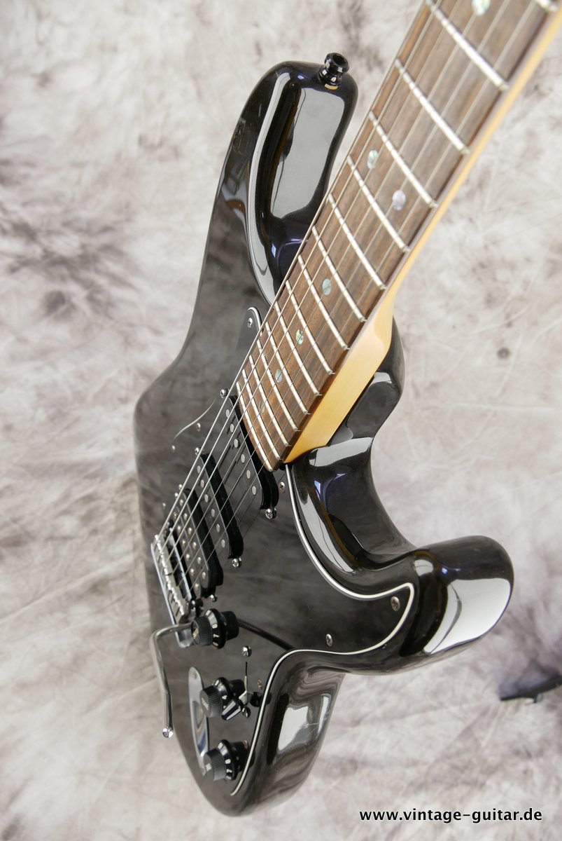 Fender_Stratocaster__American_Deluxe_HSS_Montego_Black_2004-005.JPG
