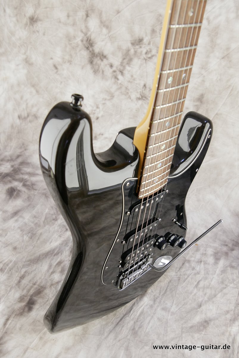 Fender_Stratocaster__American_Deluxe_HSS_Montego_Black_2004-006.JPG