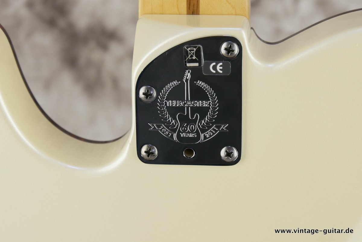 Fender-Telecaster-Deluxe-60th-Anniversary-white-binding-2011-009.JPG