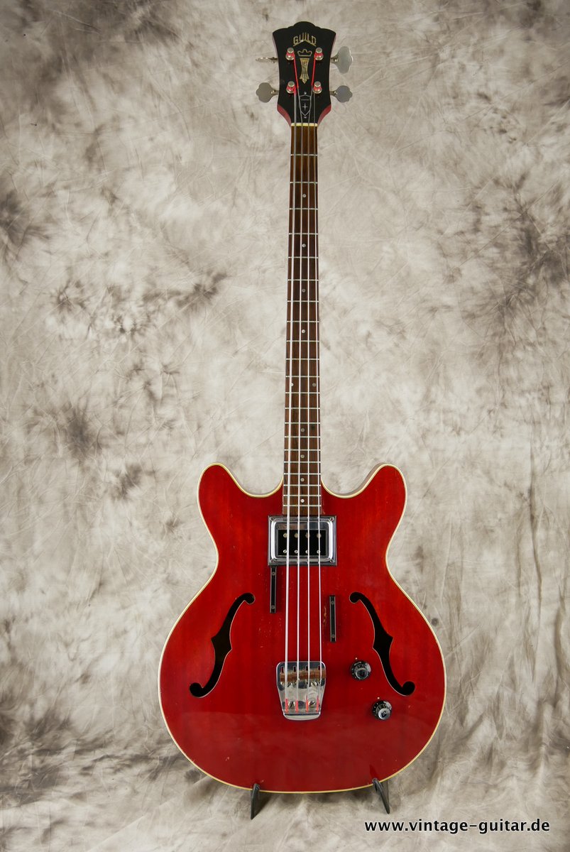 Guild-Bass-Starfire-cherry-1967-003.JPG