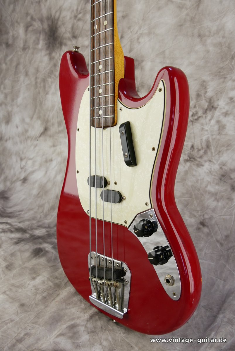 Fender-Mustang-Bass-1966-dakota-red-006.JPG