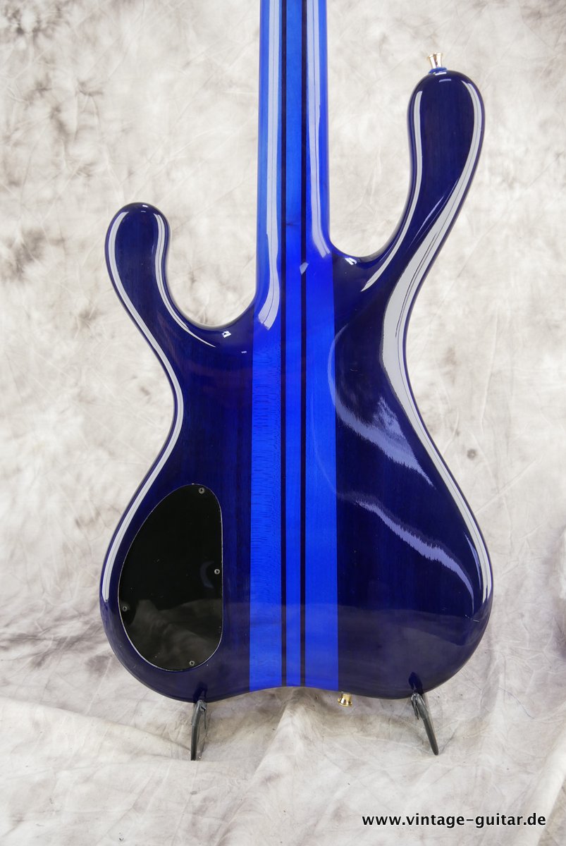 Nigar-Bass-1994-blue-003.JPG