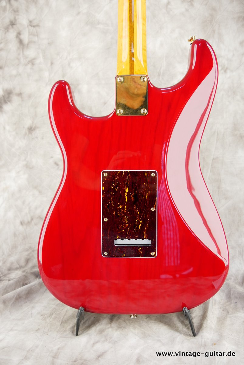 Fender_Stratocaster_Mexico_2013_Crimson_Red_transparent-004.JPG
