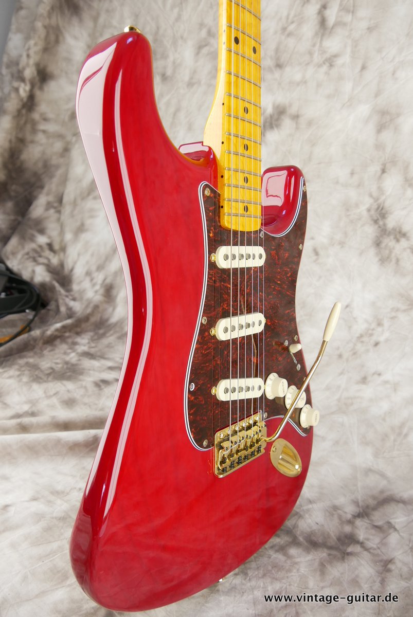 Fender_Stratocaster_Mexico_2013_Crimson_Red_transparent-005.JPG