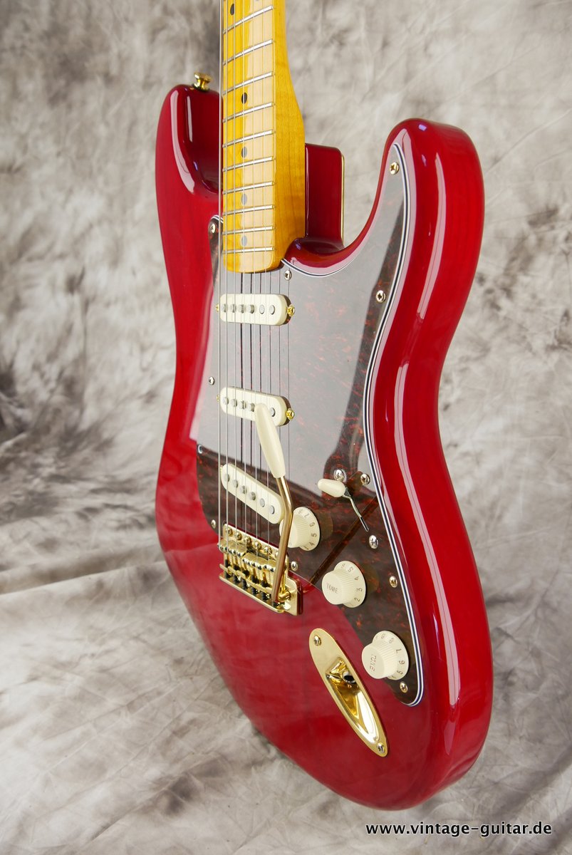 Fender_Stratocaster_Mexico_2013_Crimson_Red_transparent-006.JPG