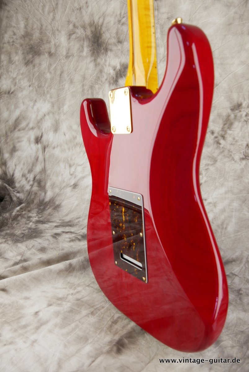 Fender_Stratocaster_Mexico_2013_Crimson_Red_transparent-007.JPG