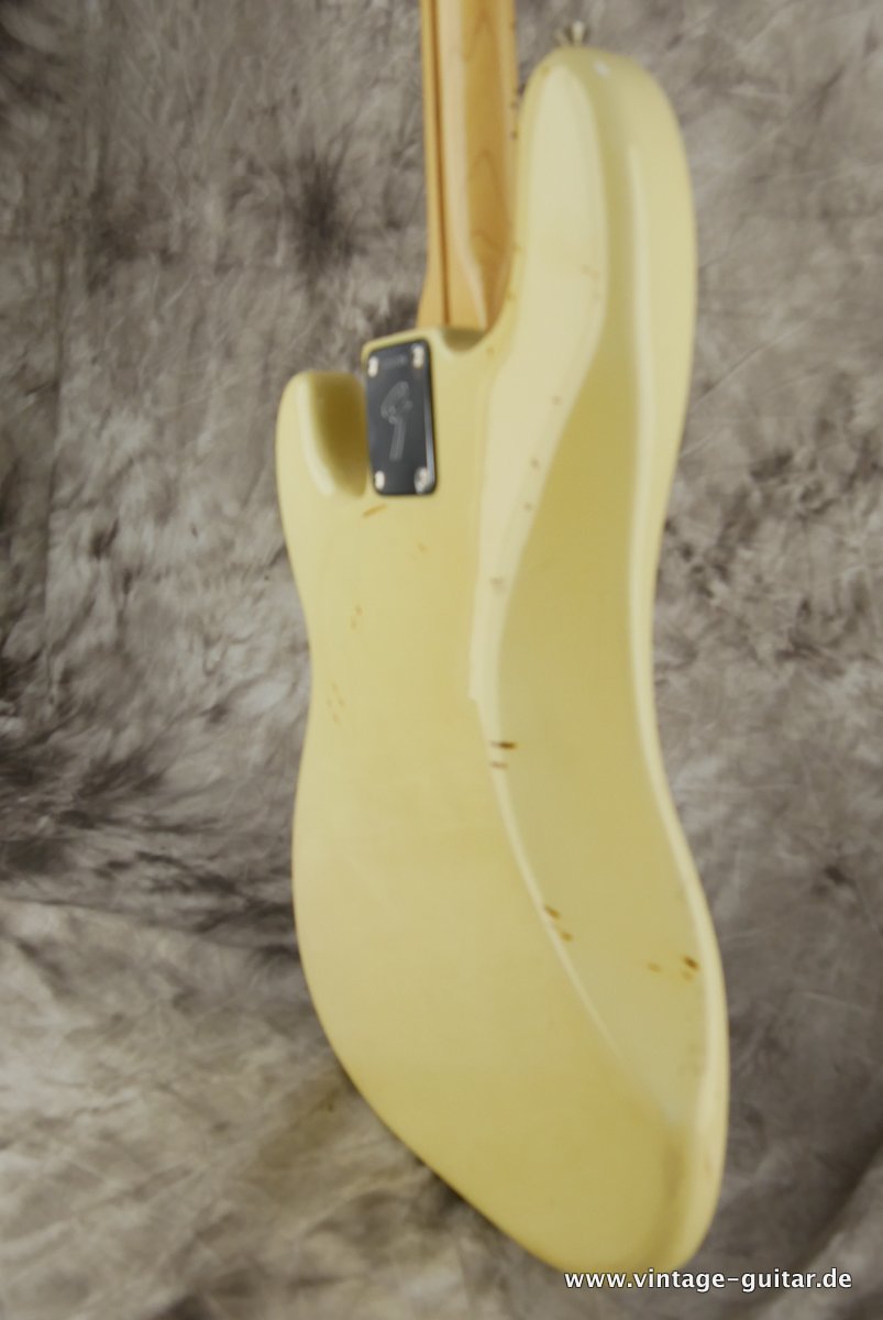 Fender-Precision-1974-olympic-white-007.JPG