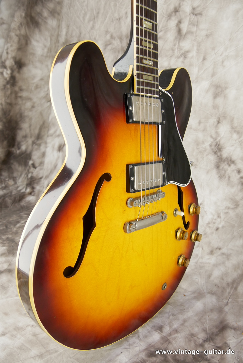 Gibson_ES-335_TD_sunburst_PAF_stoptail_1962-005.JPG