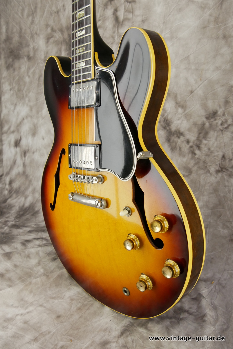 Gibson_ES-335_TD_sunburst_PAF_stoptail_1962-006.JPG
