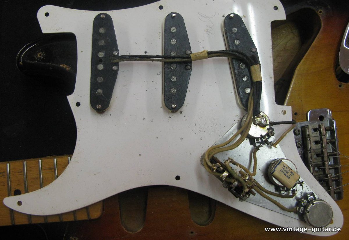 Fender-Stratocaster-1959-sunburst-maple-neck-030.JPG