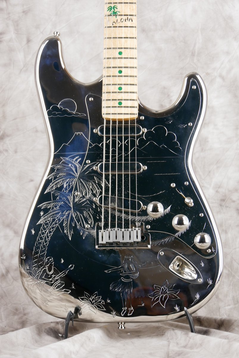 Fender-Aloha-Stratocaster-Freddie-Tawares-Commemorative-Linited-Edition-1995-002.JPG