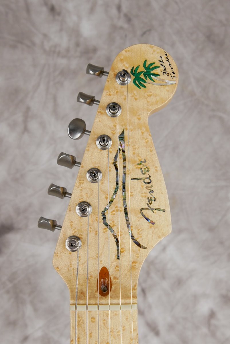 Fender-Aloha-Stratocaster-Freddie-Tawares-Commemorative-Linited-Edition-1995-010.JPG
