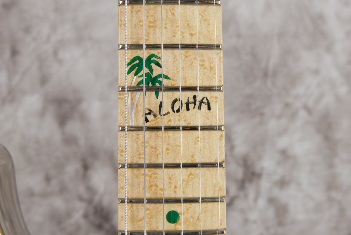 Fender-Aloha-Stratocaster-Freddie-Tawares-Commemorative-Linited-Edition-1995-012.JPG