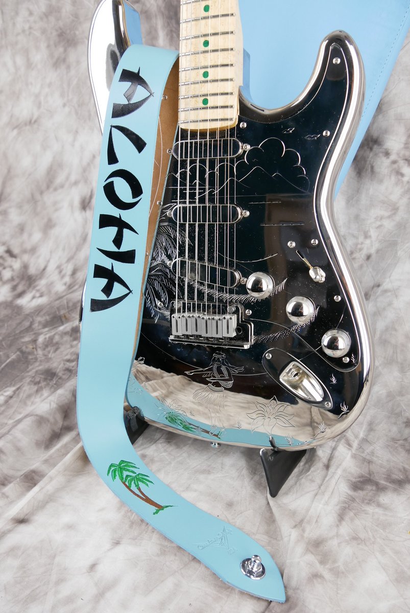 Fender-Aloha-Stratocaster-Freddie-Tawares-Commemorative-Linited-Edition-1995-015.JPG