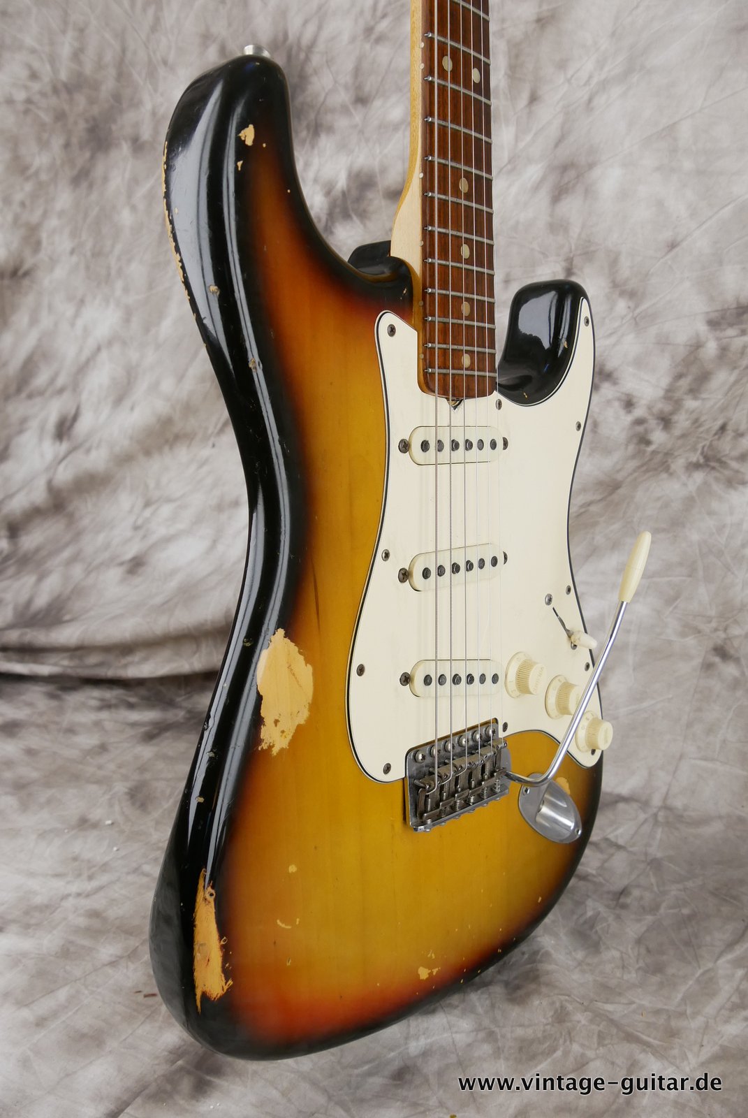 Fender-Stratocaster-1972-sunburst-4-hole-005.JPG