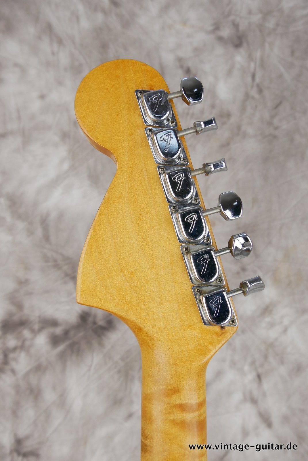 Fender-Stratocaster-1972-sunburst-4-hole-010.JPG
