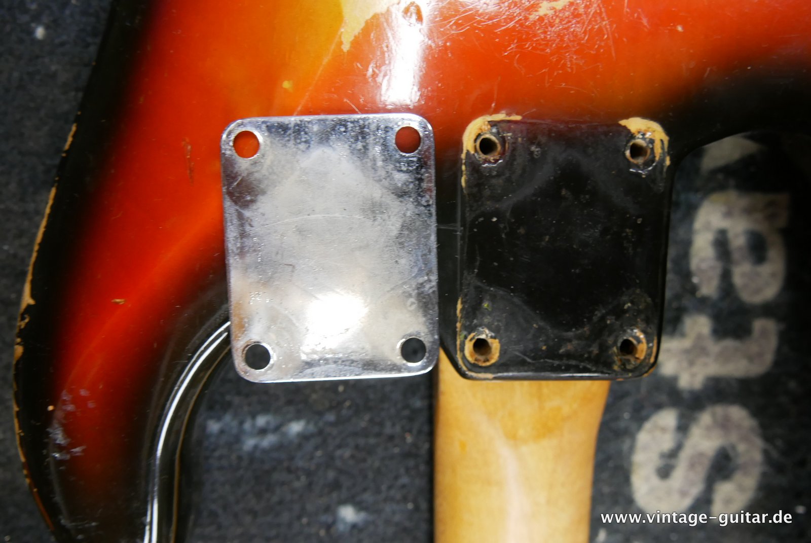 Fender-Stratocaster-1972-sunburst-4-hole-022.JPG