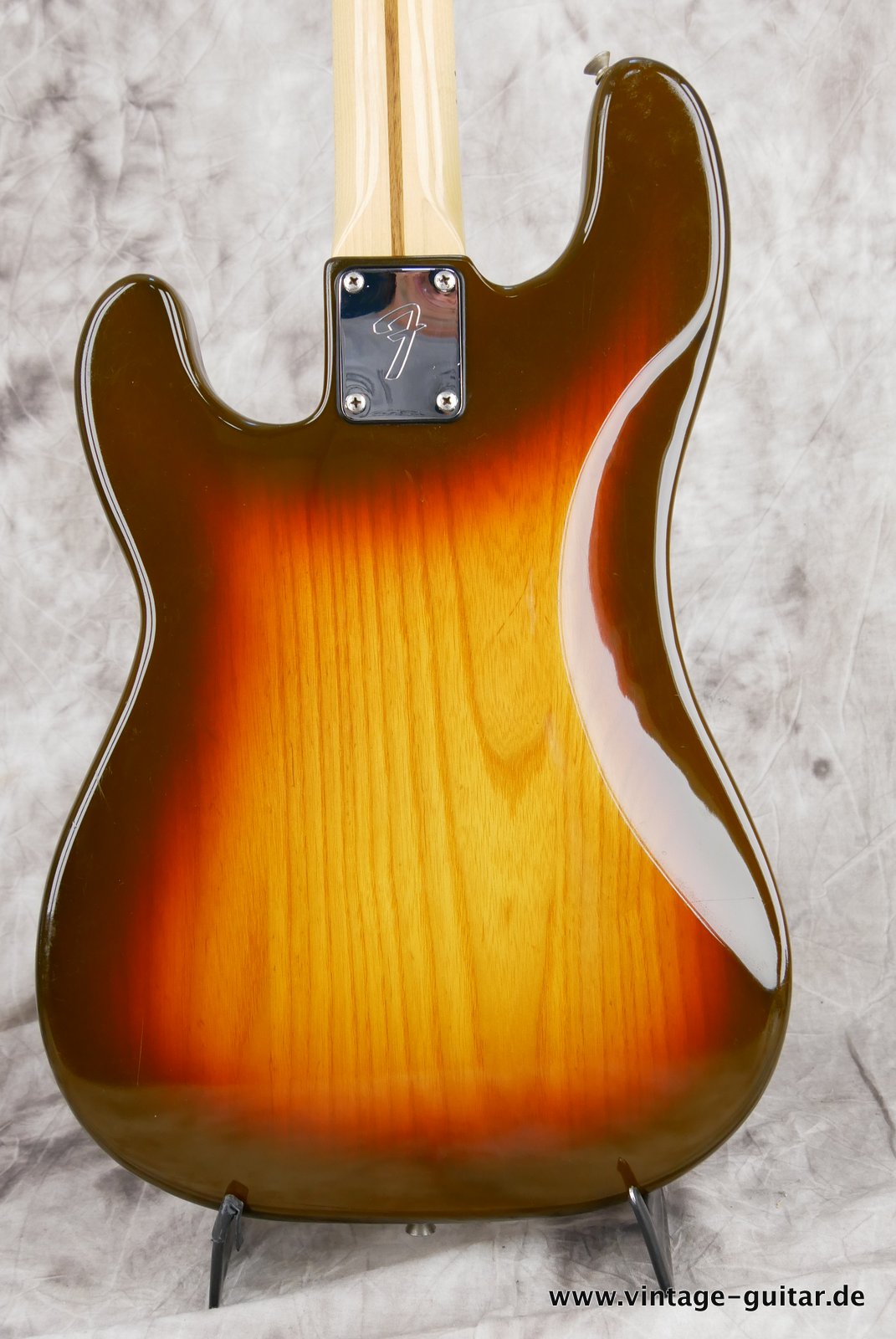 Fender-Precision-Bass-1980-Tobacco-Sunburst-003.JPG