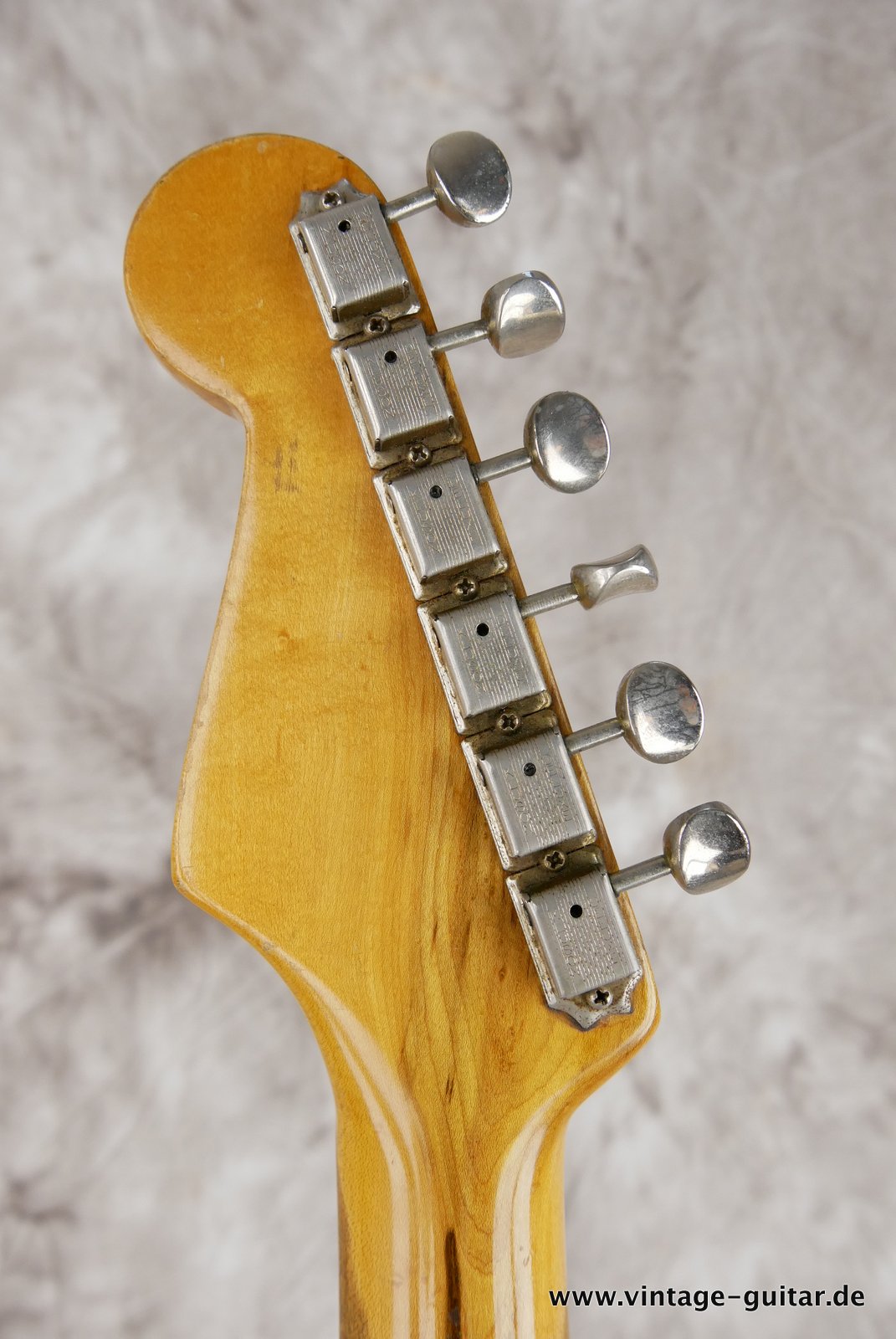 Fender-Stratocaster-1957-fiesta-red-010.JPG