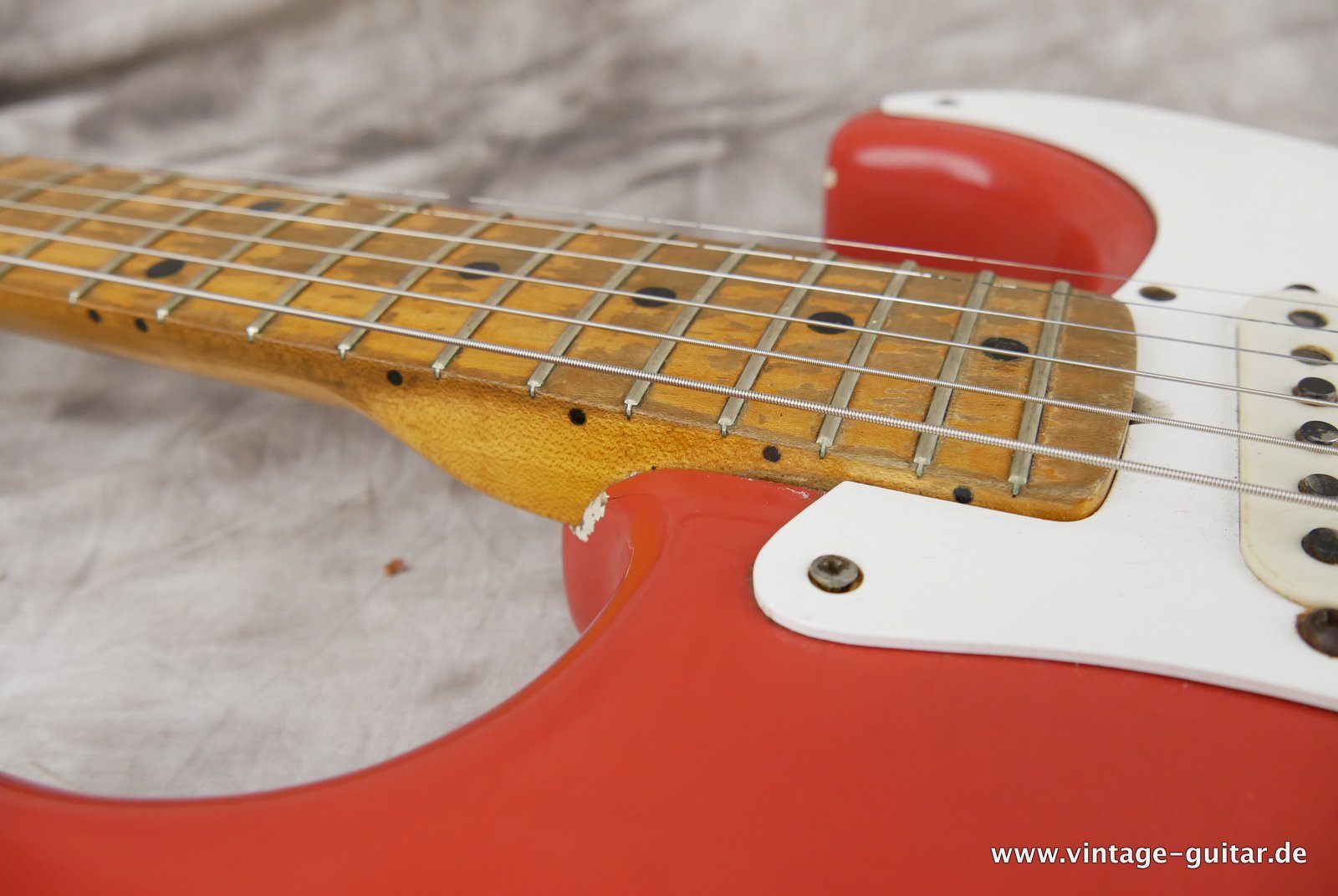 Fender-Stratocaster-1957-fiesta-red-016.JPG