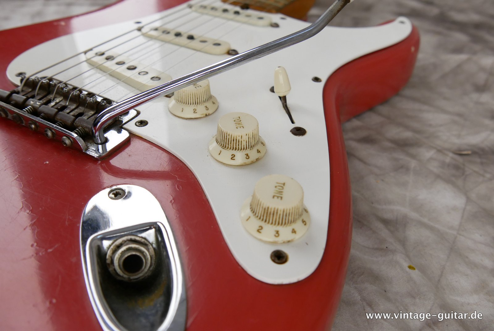 Fender-Stratocaster-1957-fiesta-red-018.JPG
