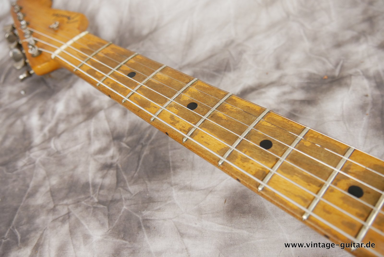 Fender-Stratocaster-1957-fiesta-red-019.JPG