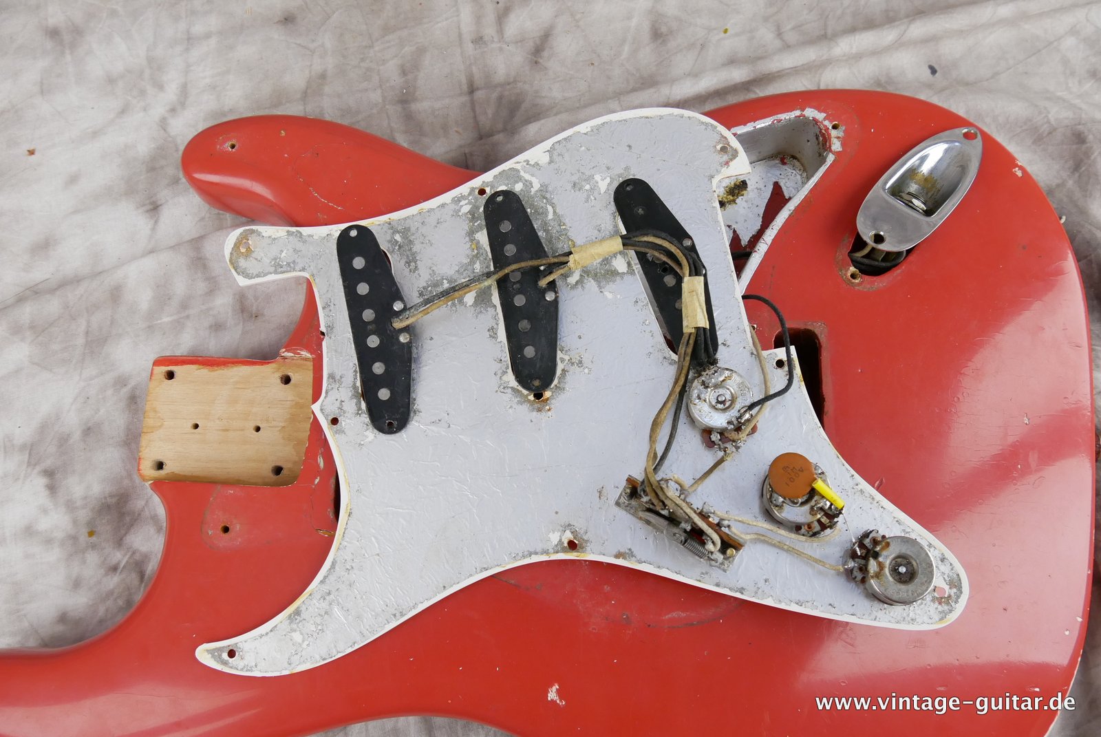 Fender-Stratocaster-1957-fiesta-red-024.JPG