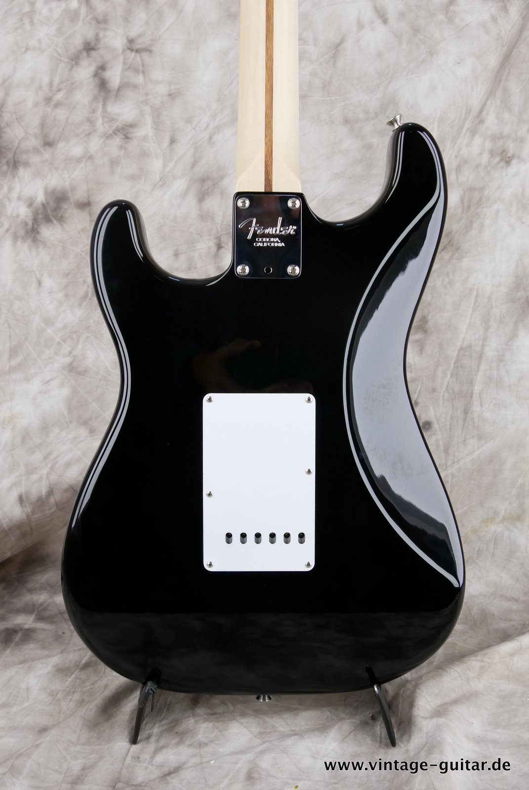 Fender-Stratocaster-Eric-Clapton-Signature-Blackie-2019-004.JPG