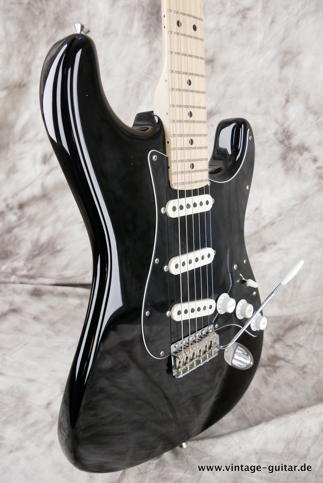 Fender-Stratocaster-Eric-Clapton-Blackie-2011-003.JPG