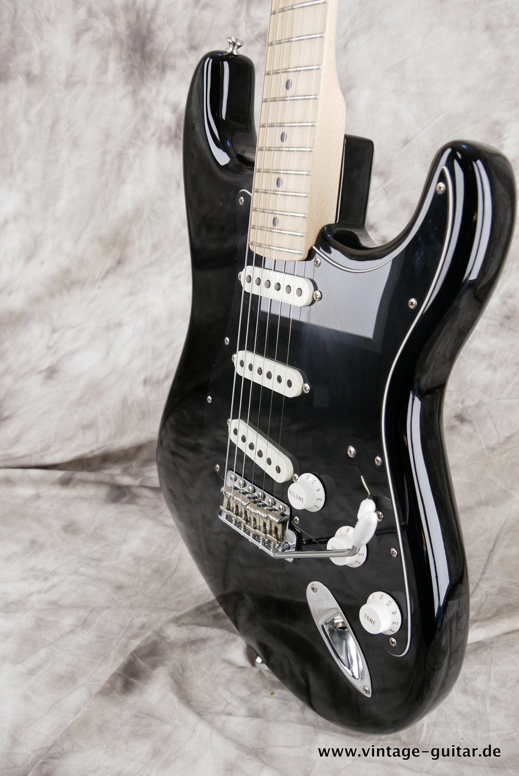 Fender-Stratocaster-Eric-Clapton-Blackie-2011-004.JPG