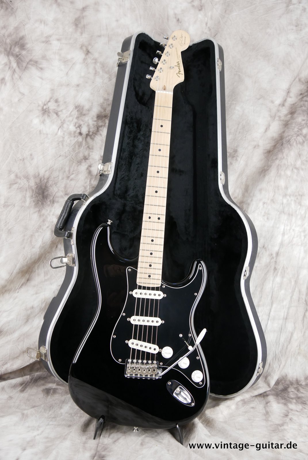 Fender-Stratocaster-Eric-Clapton-Blackie-2011-013.JPG
