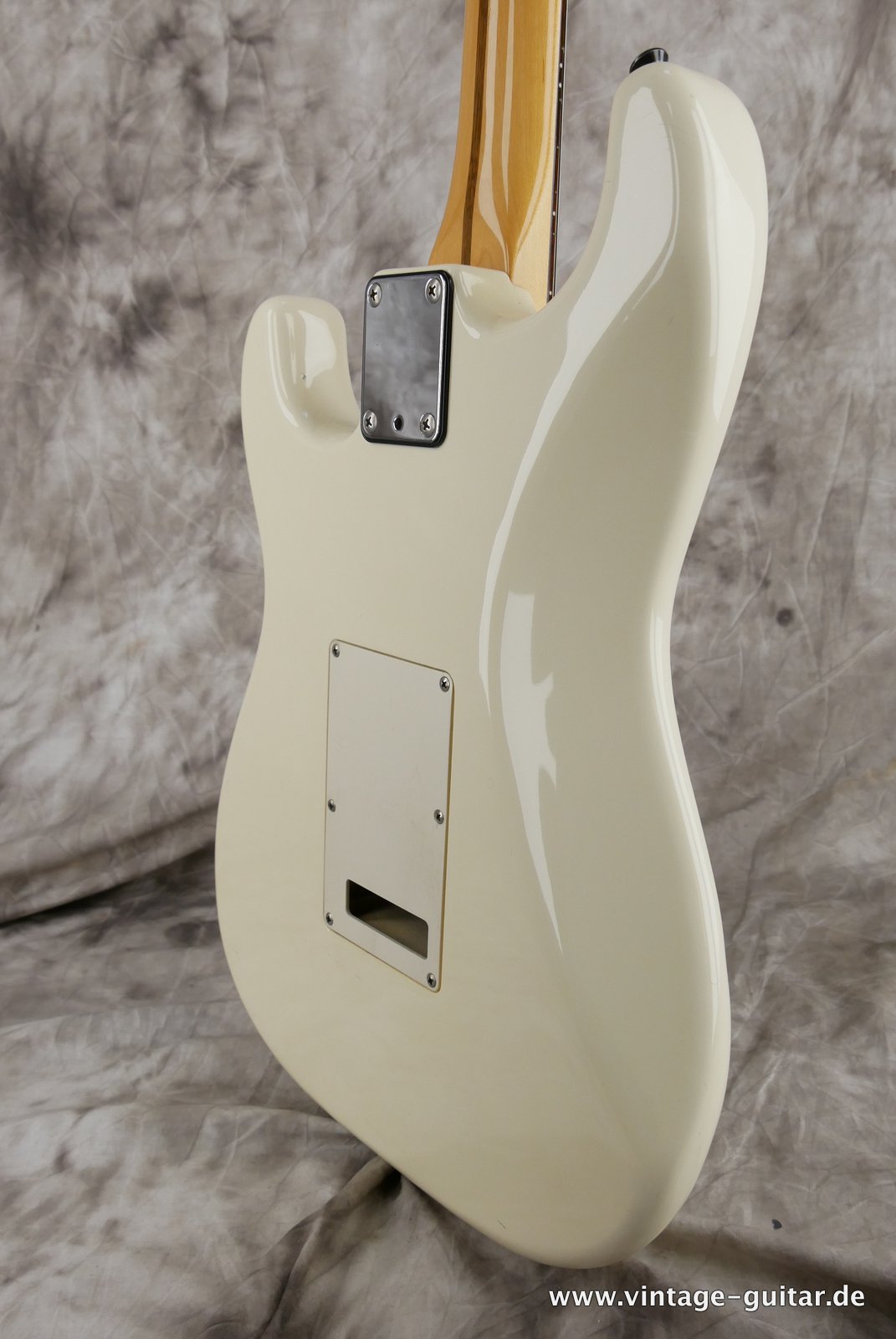 Fender-Stratocaster-MIJ-1985-Kahler-Tremolo-white-020.JPG