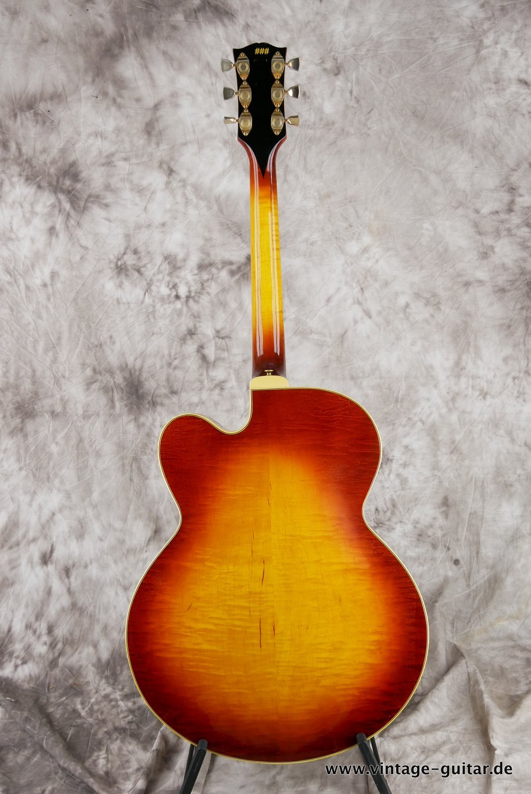 Gibson_L_5_CES_Custom_sunburst_1969-002.JPG
