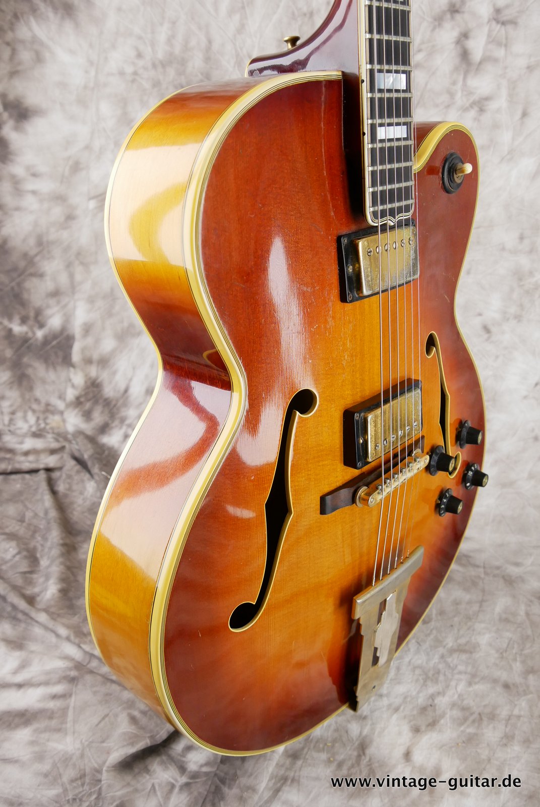 Gibson_L_5_CES_Custom_sunburst_1969-005.JPG