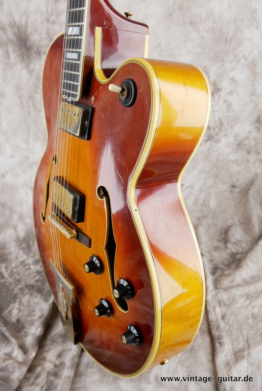 Gibson_L_5_CES_Custom_sunburst_1969-006.JPG