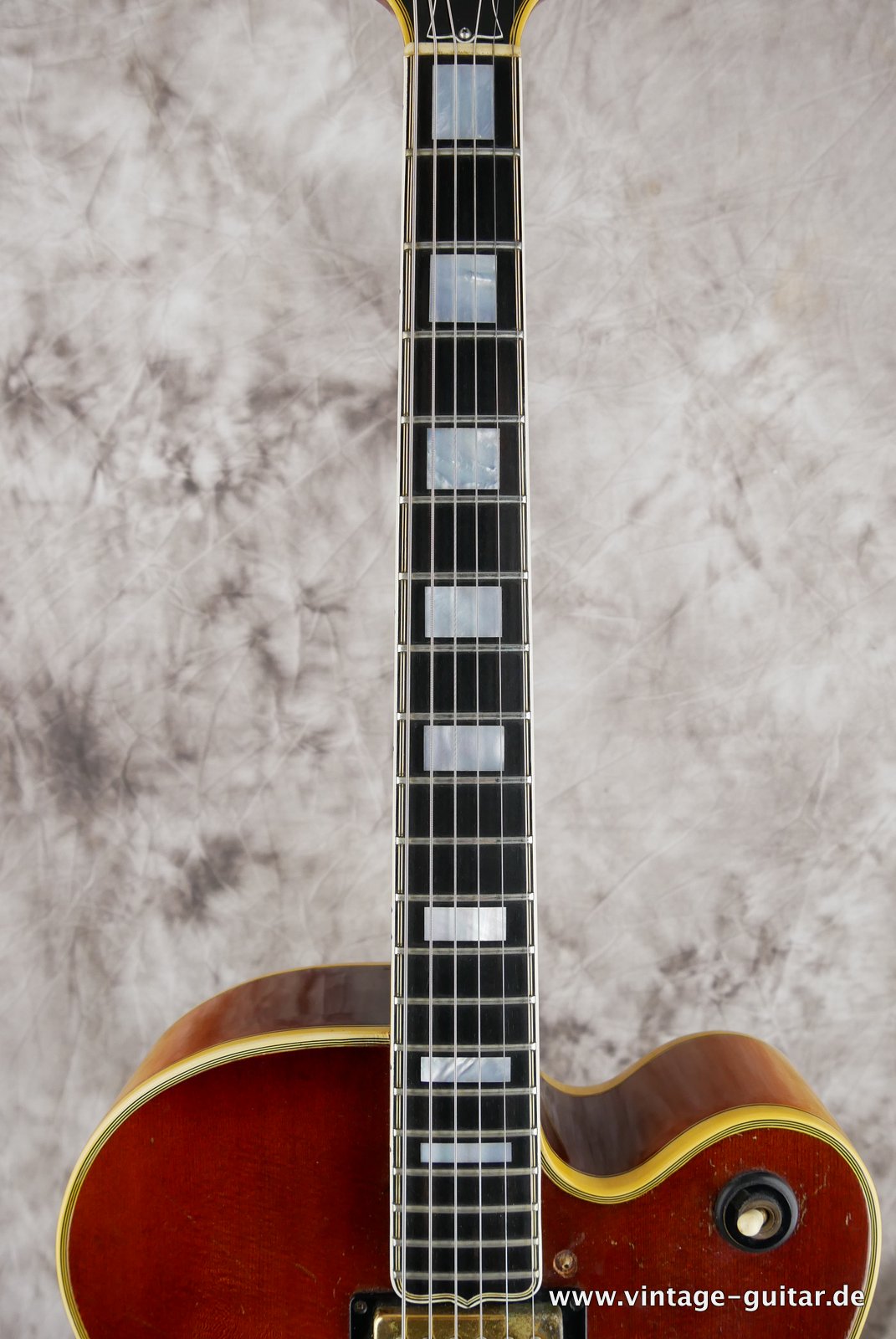 Gibson_L_5_CES_Custom_sunburst_1969-011.JPG
