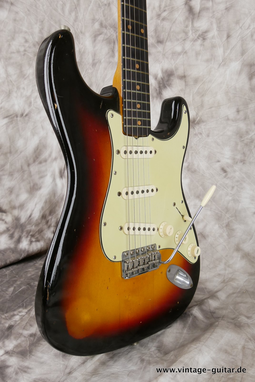 Fender-Stratocaster-1963-sunburst-005.JPG
