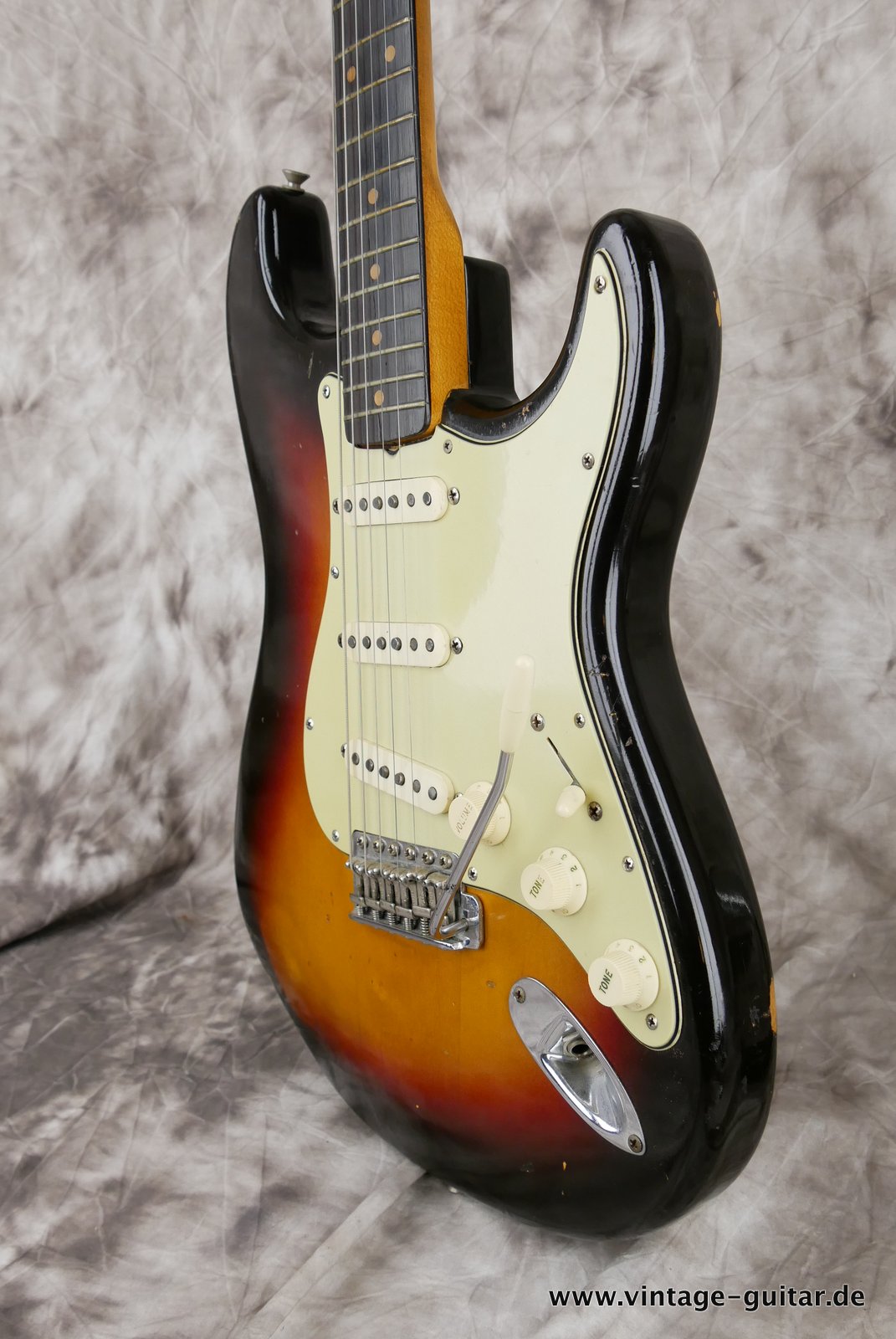 Fender-Stratocaster-1963-sunburst-006.JPG