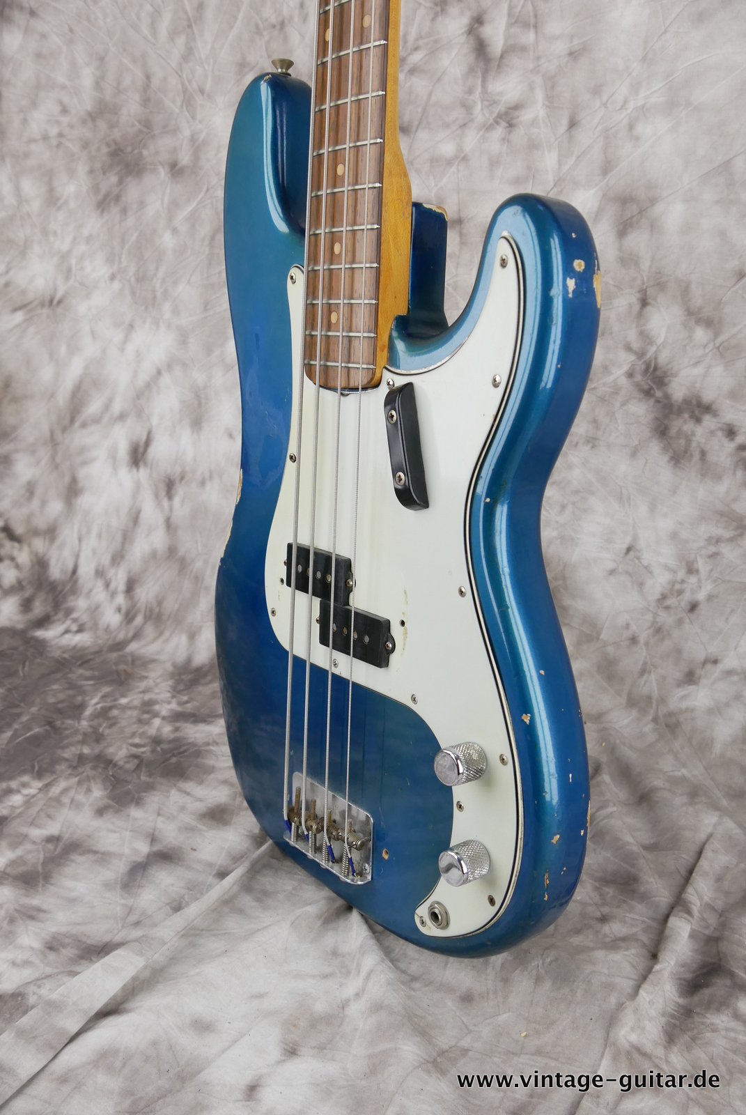 Fender-Precision-Bass-1963-lake-placid-blue-006.JPG
