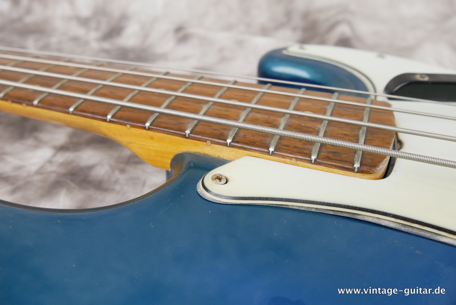 Fender-Precision-Bass-1963-lake-placid-blue-016.JPG