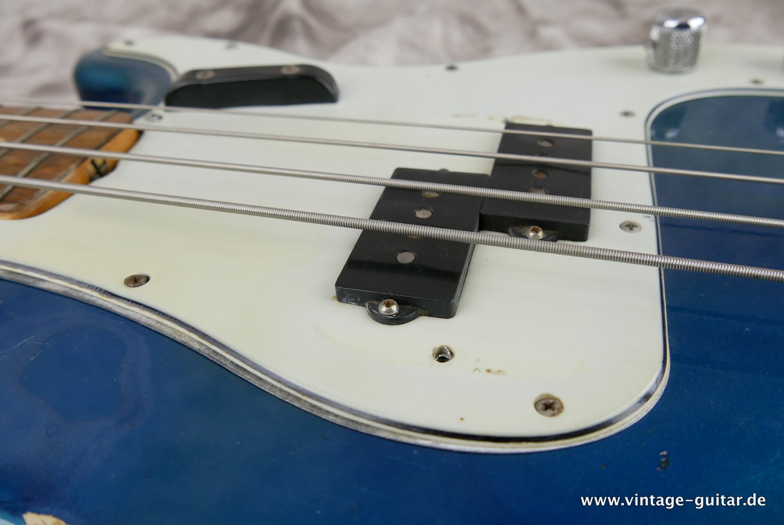 Fender-Precision-Bass-1963-lake-placid-blue-018.JPG