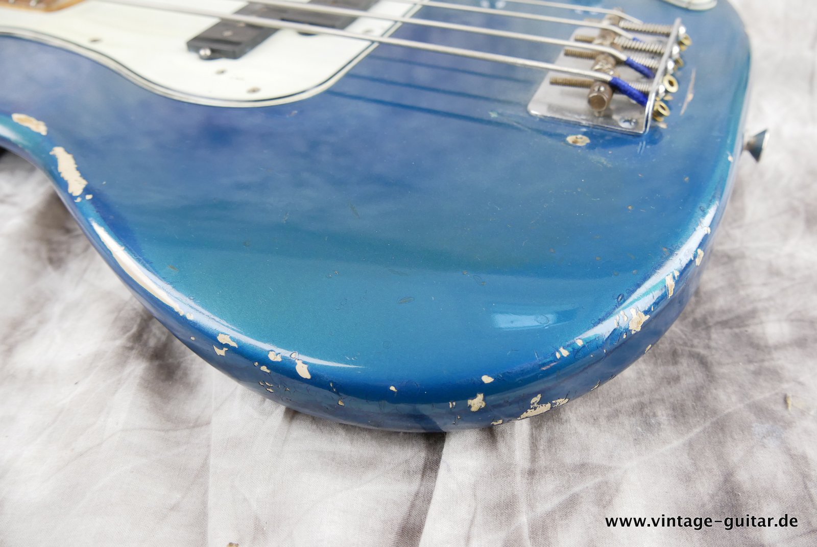 Fender-Precision-Bass-1963-lake-placid-blue-019.JPG
