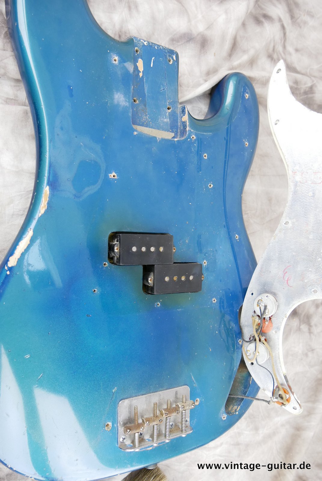 Fender-Precision-Bass-1963-lake-placid-blue-021.JPG