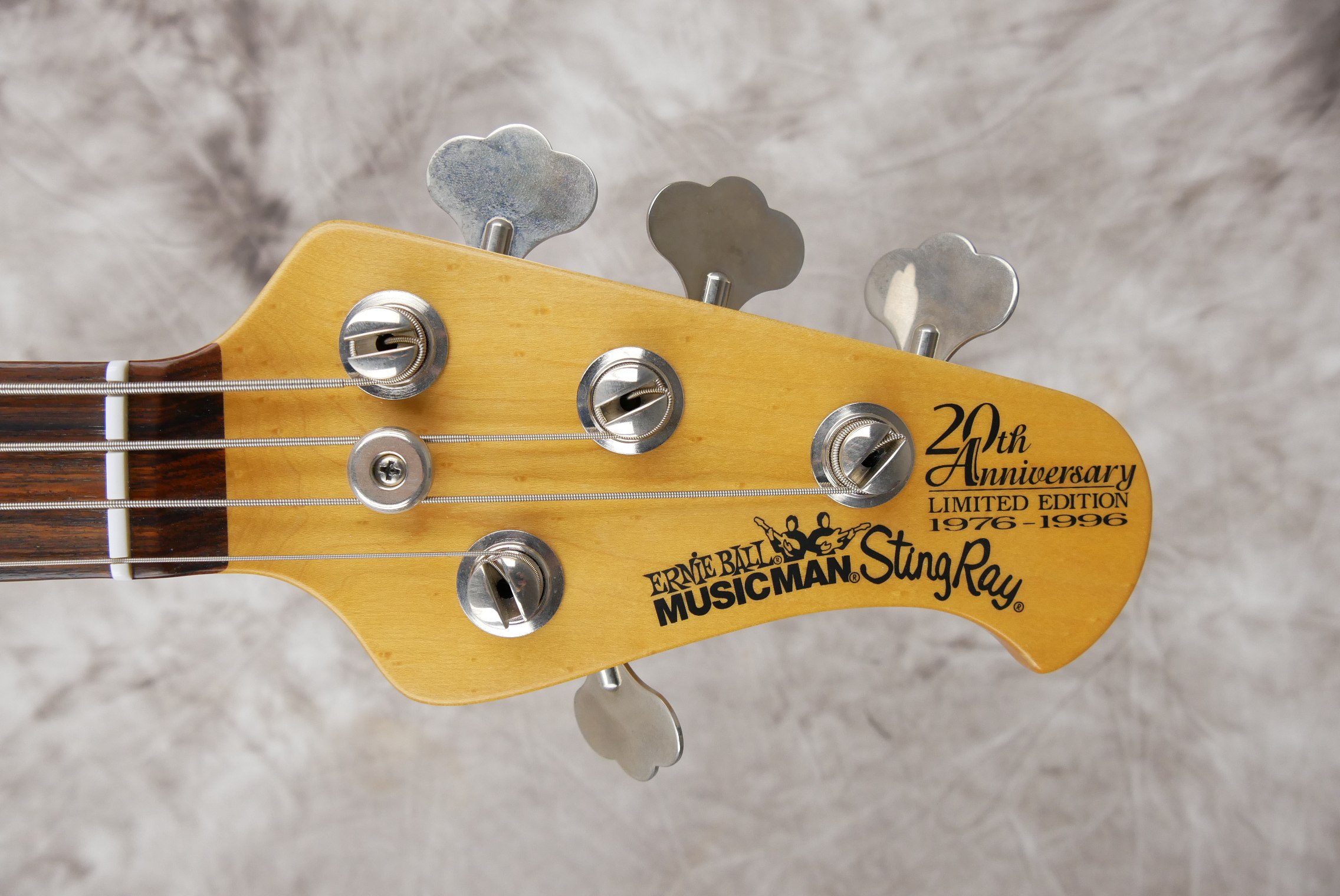 Musicman-Stingray-20th-Anniversary-limited-edition-009.JPG
